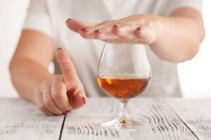 Alkohol a implanty zębowe